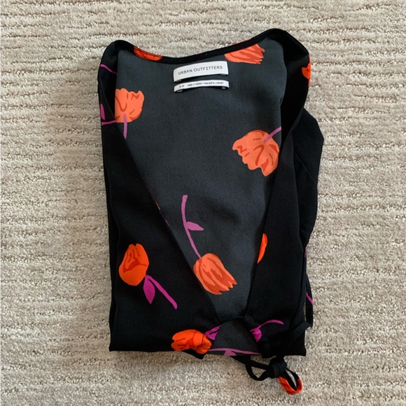 UO Floral Tie Top - Picture 8 of 9